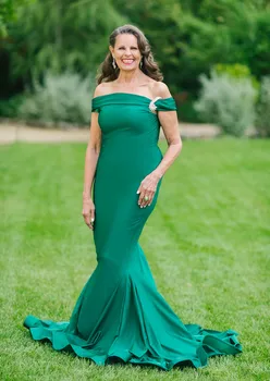 Элегантные Зеленые Платья Русалки для матери Невесты 2022 года с открытыми плечами, Длинные атласные свадебные платья для женщин в простом стиле